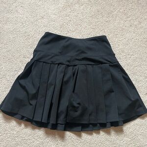 Black pleated tennis skirt